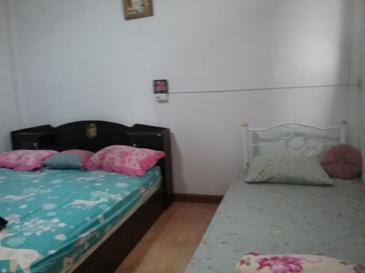 Danee Hostel Bangkok Bagian luar foto