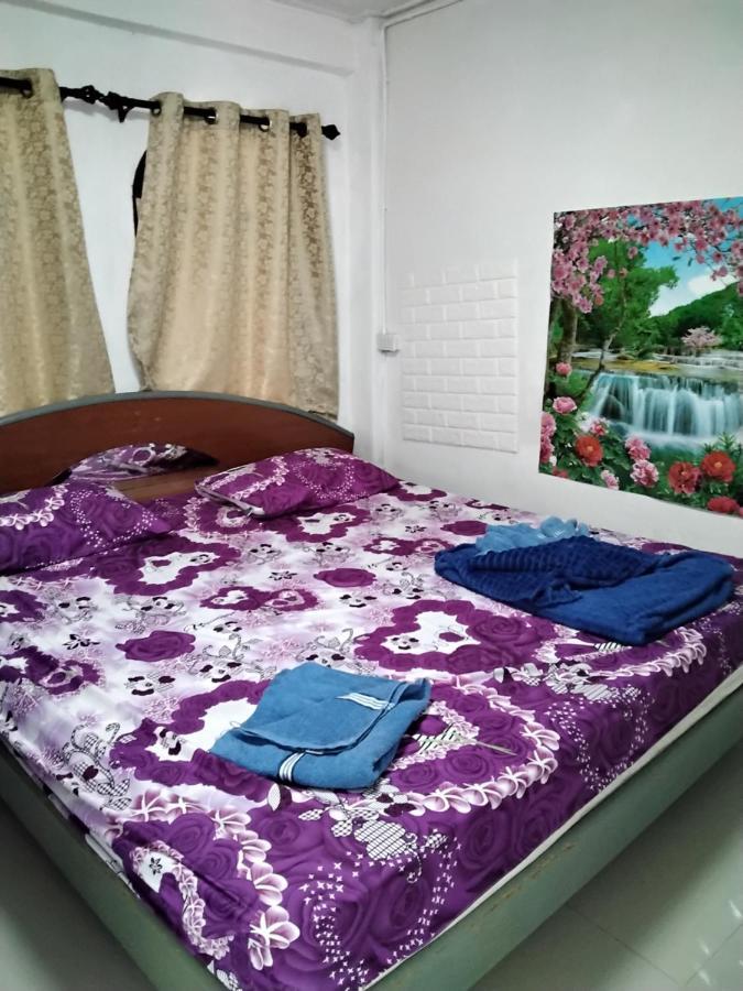 Danee Hostel Bangkok Bagian luar foto