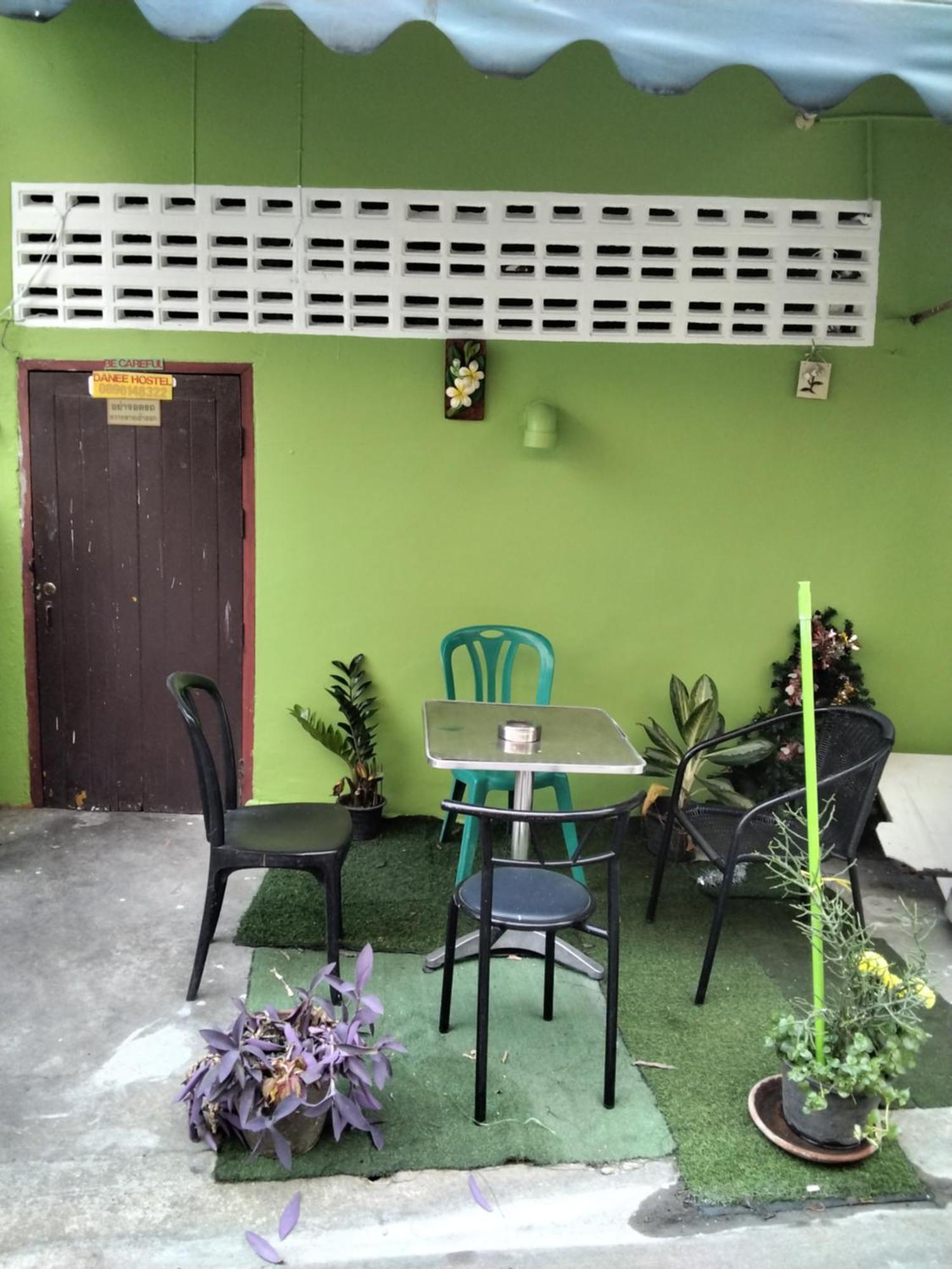 Danee Hostel Bangkok Bagian luar foto