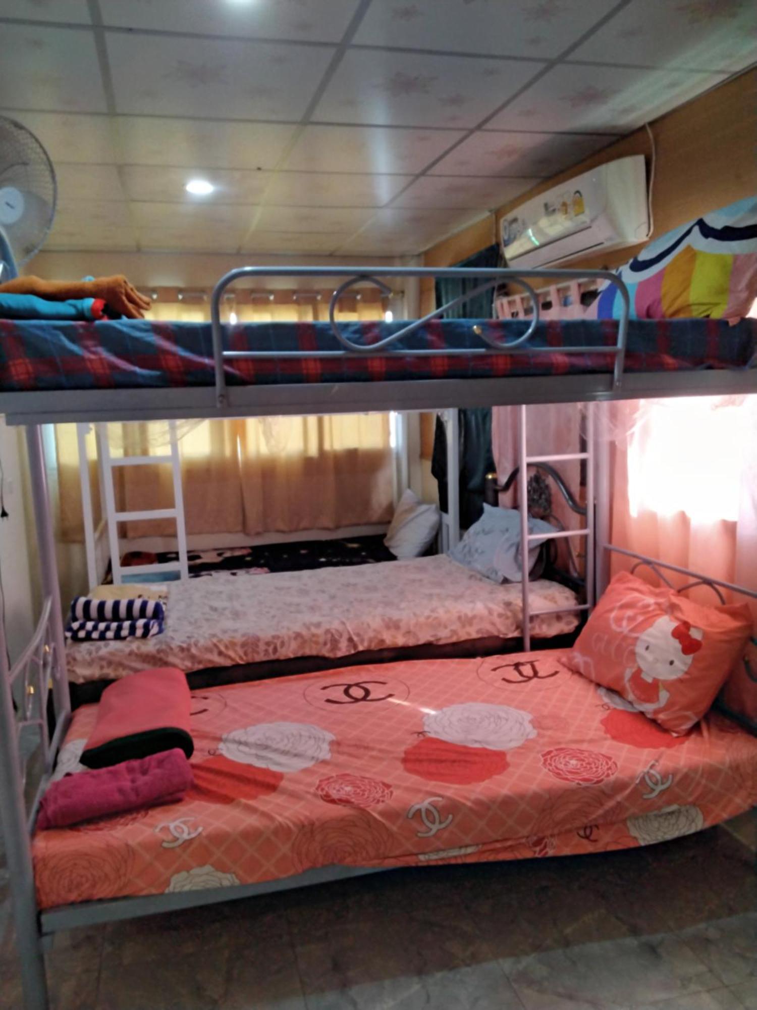 Danee Hostel Bangkok Bagian luar foto