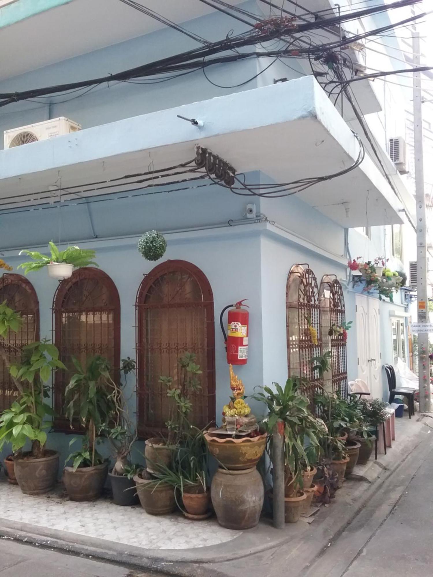 Danee Hostel Bangkok Bagian luar foto