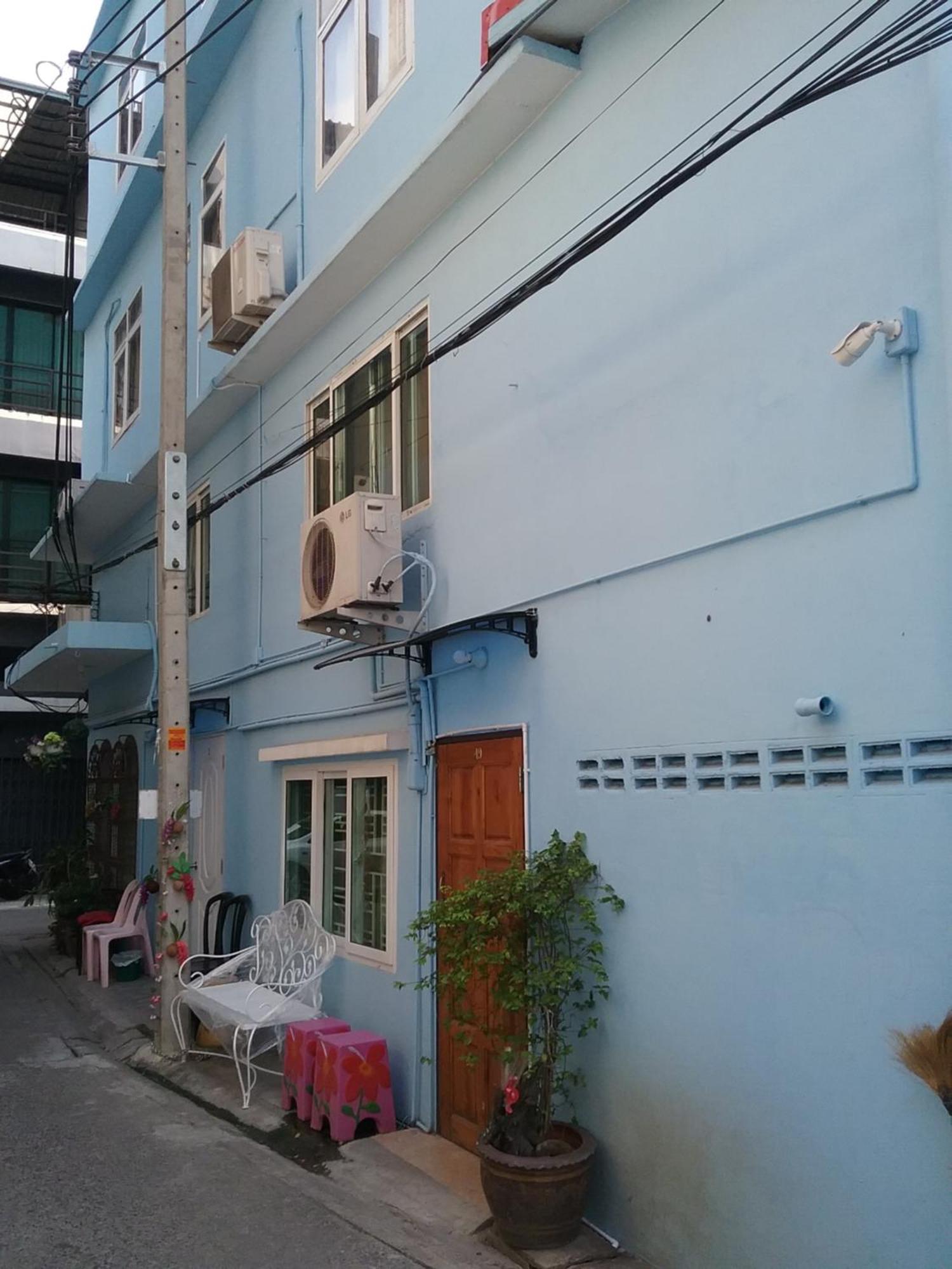 Danee Hostel Bangkok Bagian luar foto